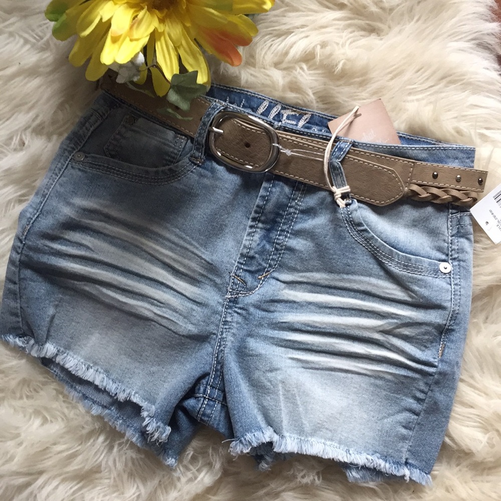 Shorts - Picture 2 of 10